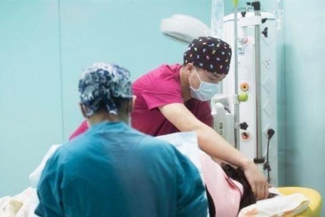 为什么女性会自己分娩,有的女性生孩子为什么会选择顺产