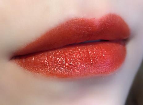 适合春夏的大牌口红经典色号,雅诗兰黛伊丽莎白口红569试色