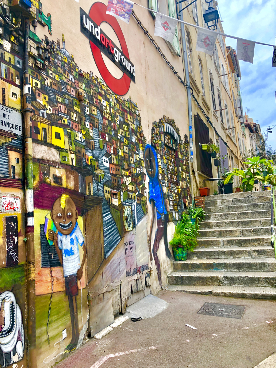 一座以偷窃闻名的城市，却被法国写进*歌国**，它到底有什么魅力？