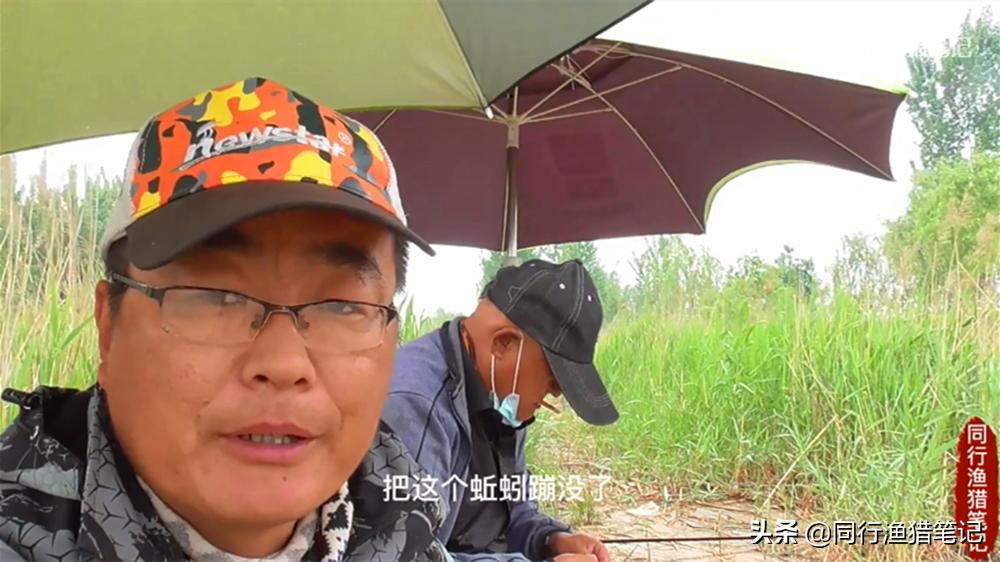 蚯蚓的牢固绑法,蚯蚓挂钩牢固