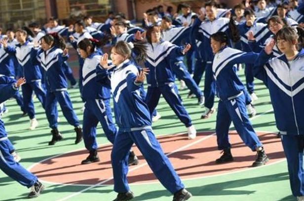 经常做幼稚的行为很掉价吗,幼稚的行为在男生的眼里很掉价吗