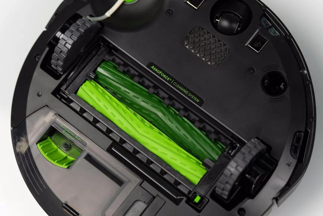 iroboti3自动集尘,irobot扫地机器人i7能否自动集尘