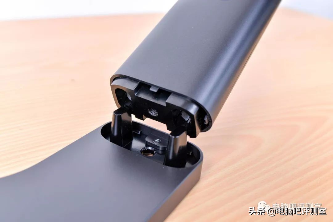 用了两年的小米34寸曲面显示器,小米34寸曲面显示器漏光严重