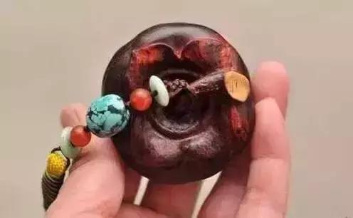 木雕兽头什么寓意,长颈鹿木雕婚礼摆件有什么寓意