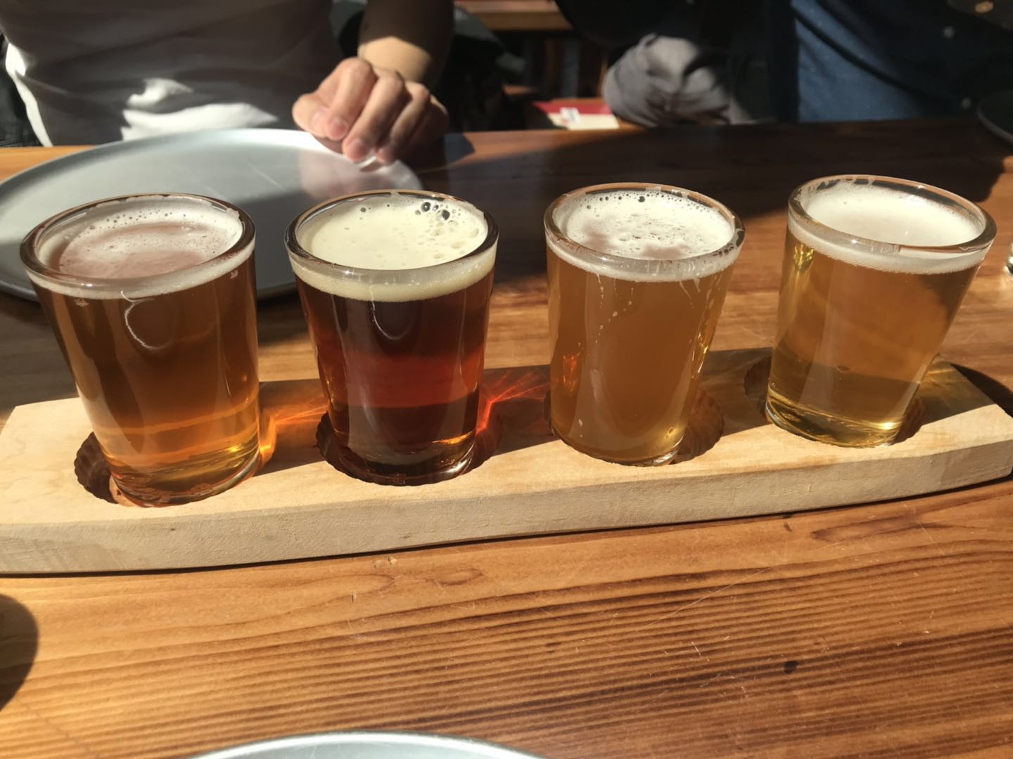 哥现在改喝精酿啤酒了