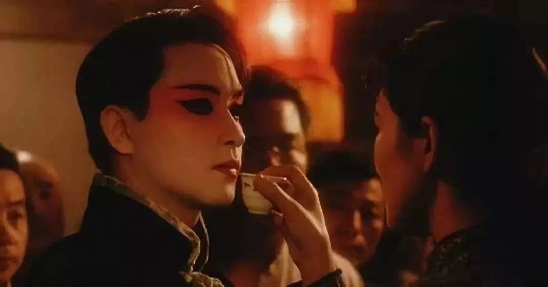 霸王别姬电影悲剧美学,电影《霸王别姬》影评