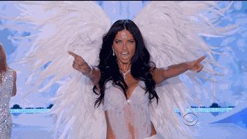 带货女王杨幂再秀减龄穿搭,带货女王杨幂台湾