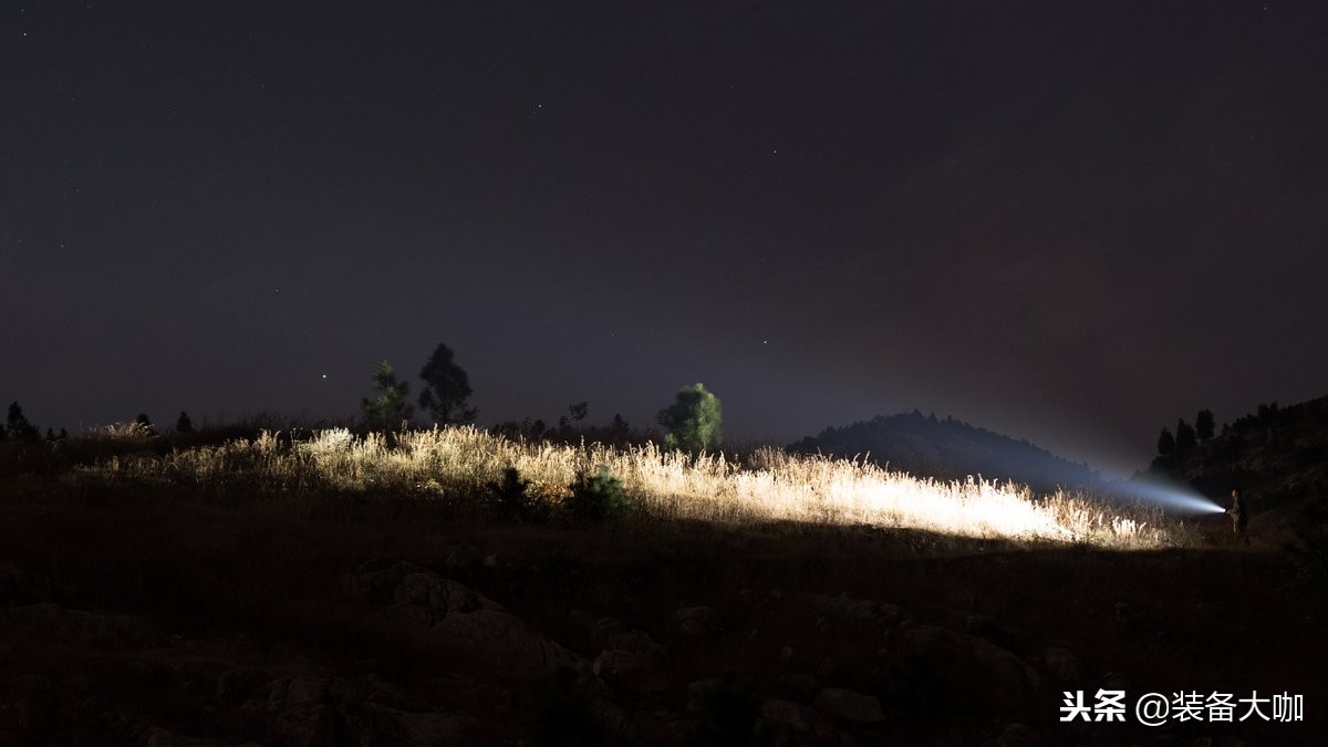 防身手电筒远射5000米,防身远射强光手电