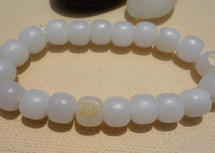 籽料伪装者视频 (俄料仿籽和田籽料的区别)