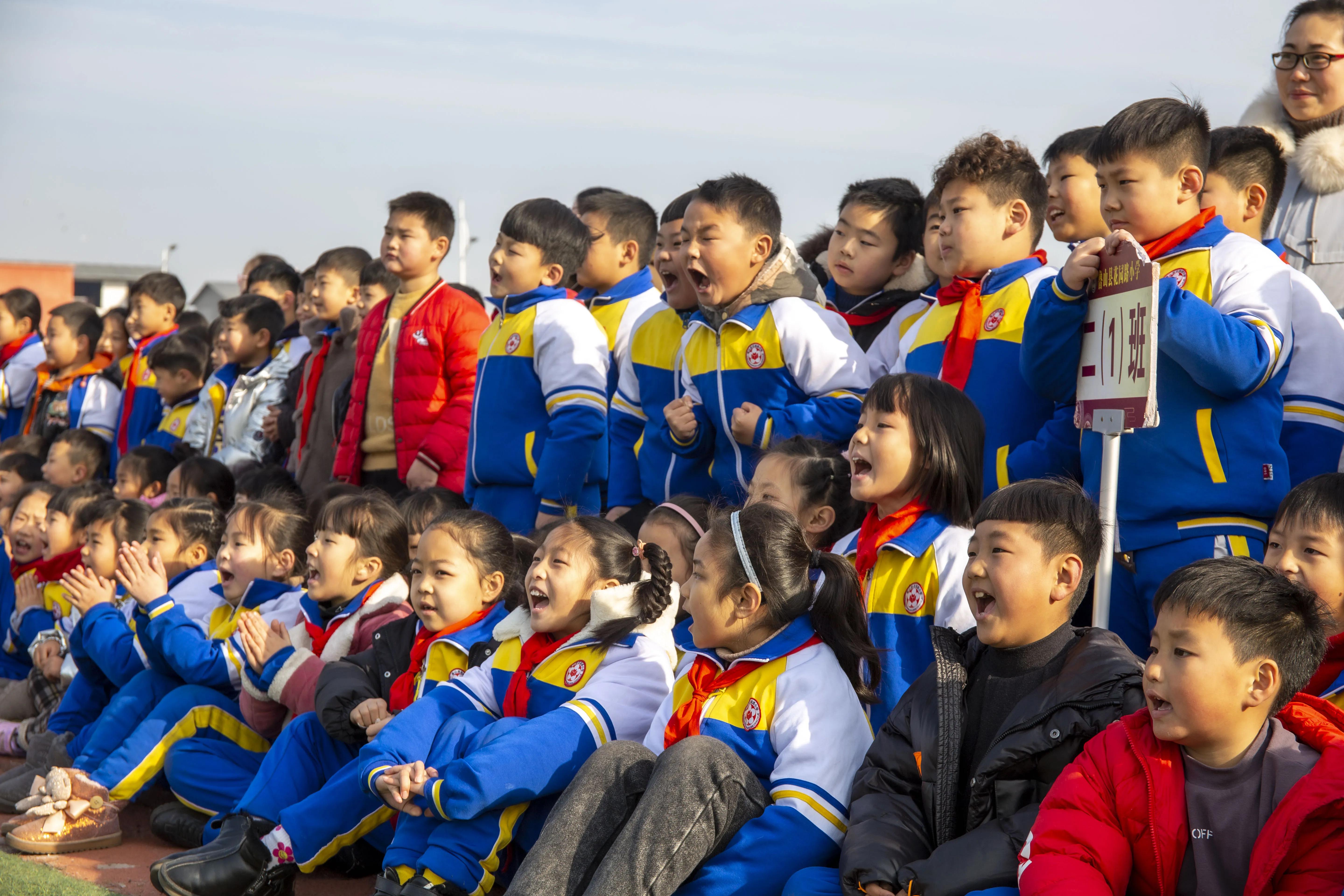 鲁山教育扶贫送教,足球送教下乡