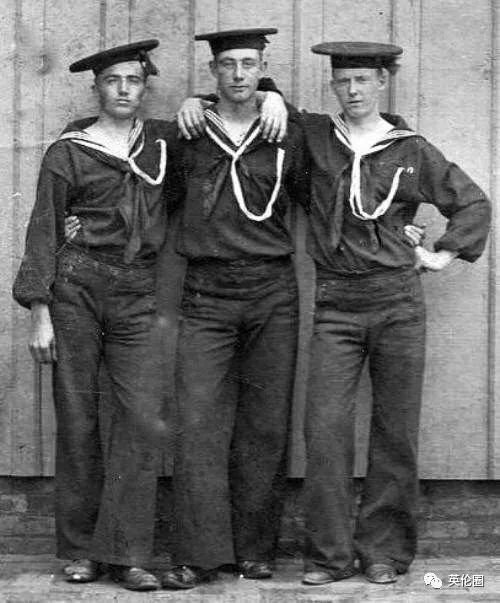 英国国王怎么也想不到，给他设计的童装在157年后火成这样