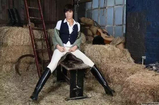 过膝靴时尚潮流,适合春天穿的长筒过膝靴