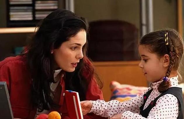 宝宝眼睛进灰了怎么办,石灰进入眼睛后失明是永久的吗