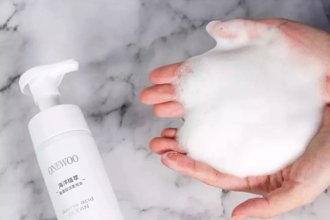 脸上螨虫多出油厉害怎么办,脸上螨虫过敏烂脸