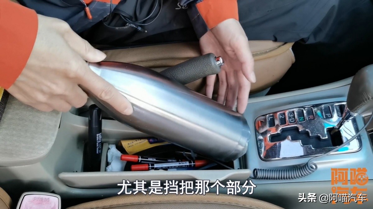 电子手刹和机械手刹哪个更可靠,电车的机械手刹和电子手刹哪个好