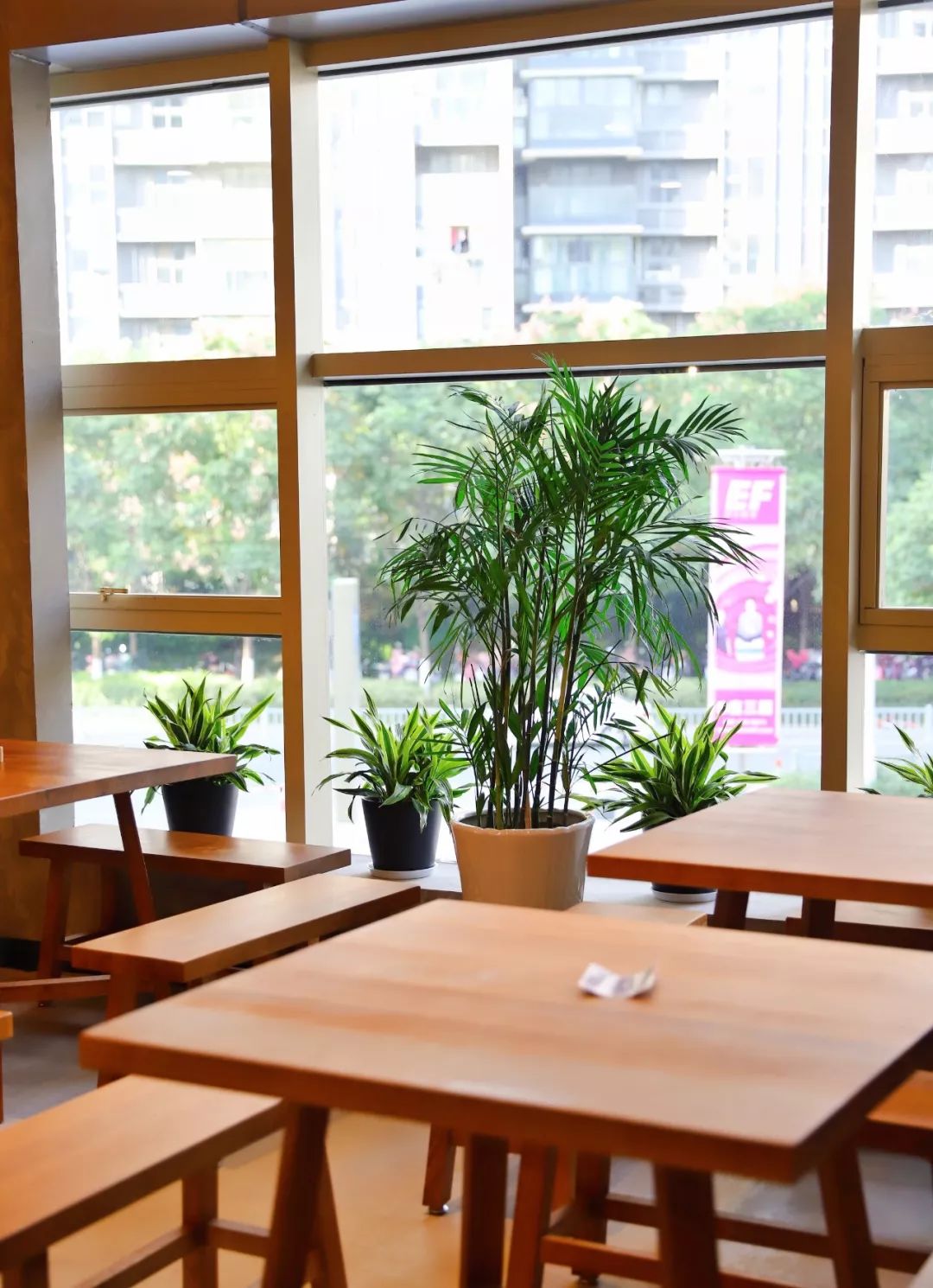 鍕ゅ璺簵,鍕ゅ璺笂