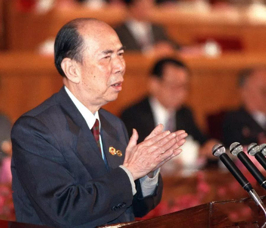 澳门赌王何鸿燊的近况如何,前澳门赌王何鸿燊简历