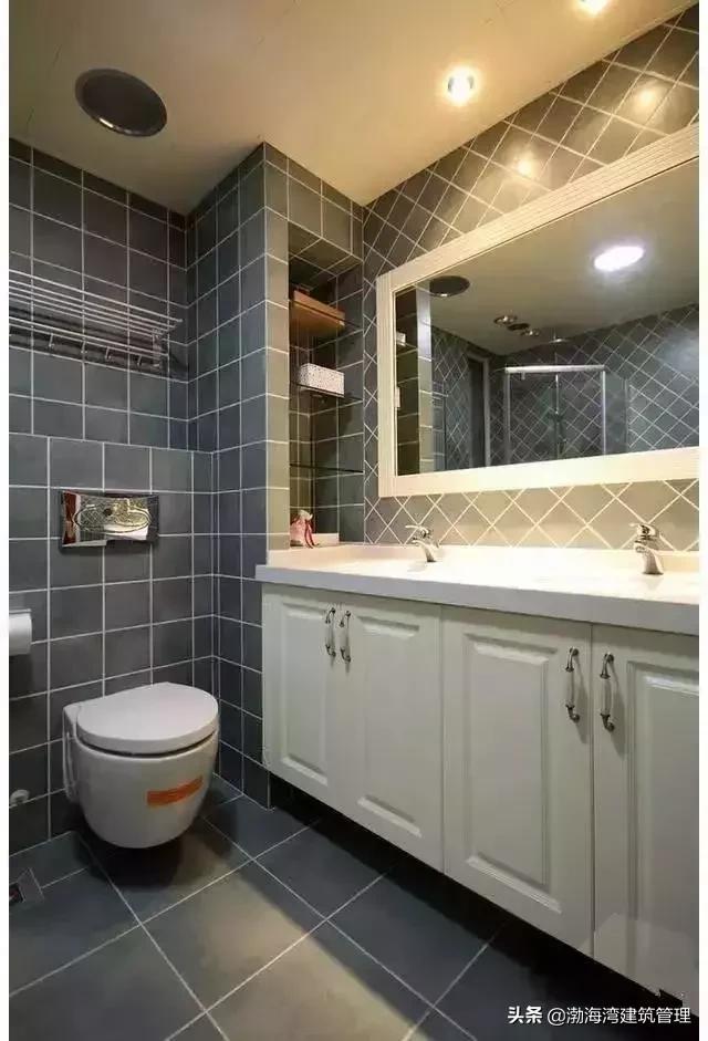 卫生间墙角收纳架子,小卫生间如何做收纳