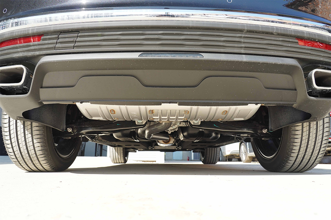 hs5红旗2022新款非铺装路试驾视频,实力与颜值并存深度体验红旗h5