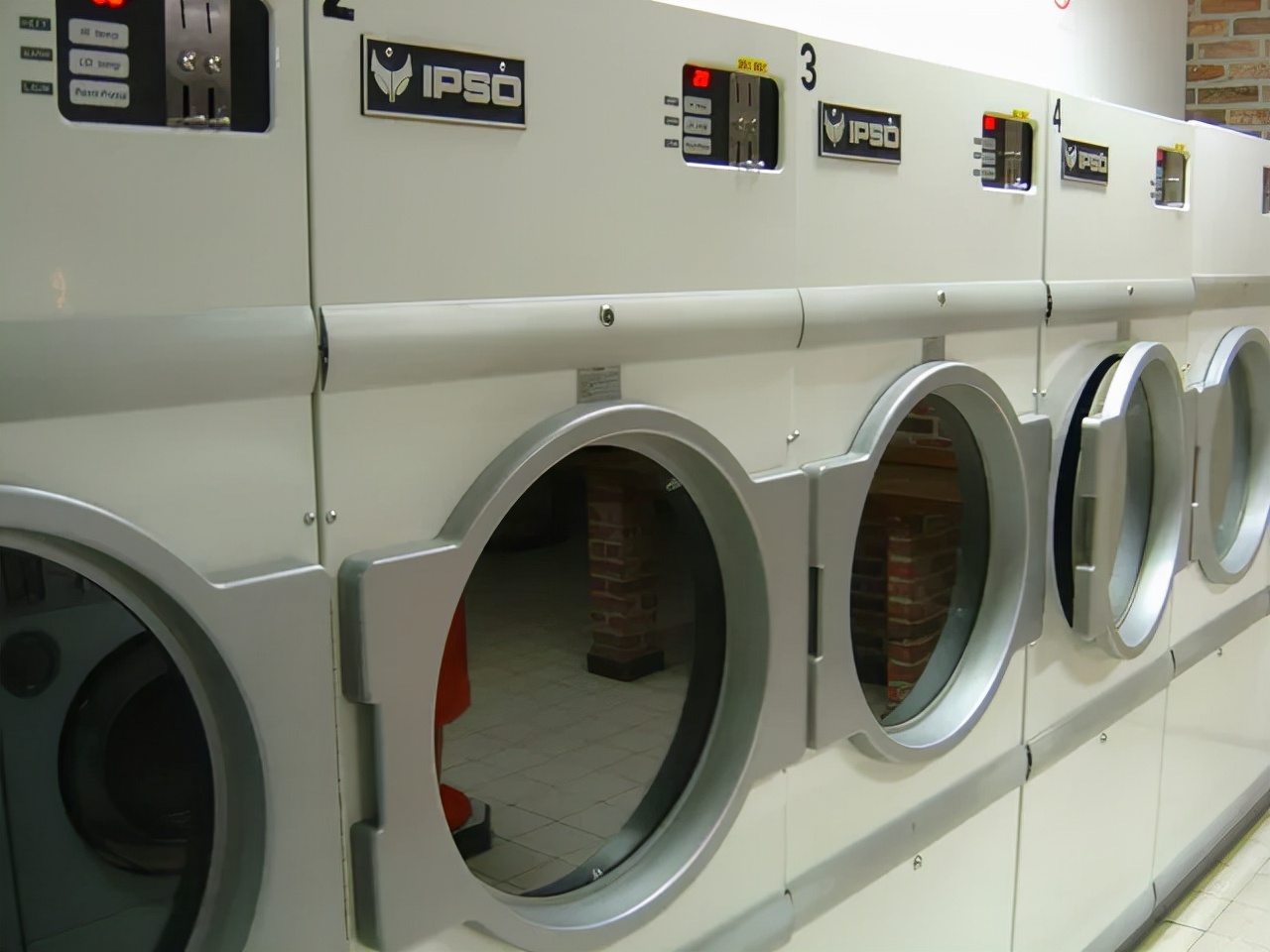 水洗厂洗涤设备危险操作,洗涤厂有哪些危险设备