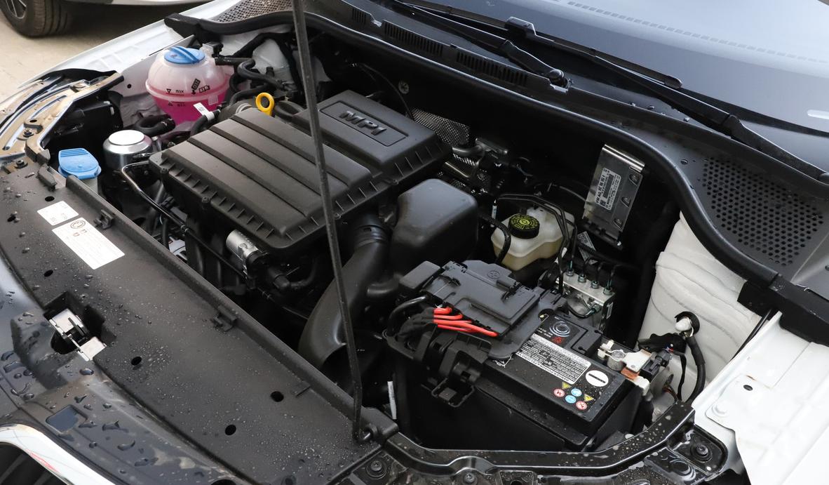 最接地气的德系车，百公里油耗5.6L，底盘堪称一流，比帝豪便宜