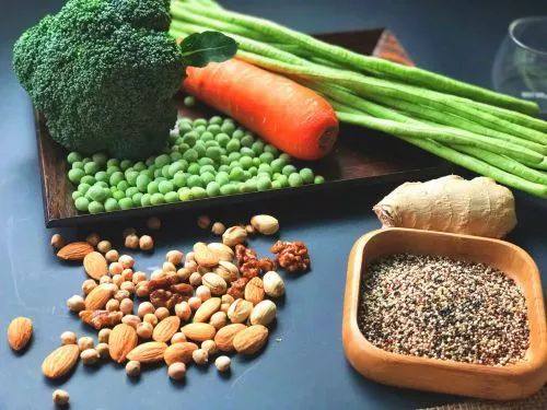 蔬菜沙拉一般怎么做,蔬菜沙拉怎么做才不发胖