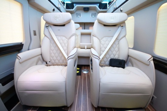 gmc豪华商务车,2021款gmc商务之星乞丐版