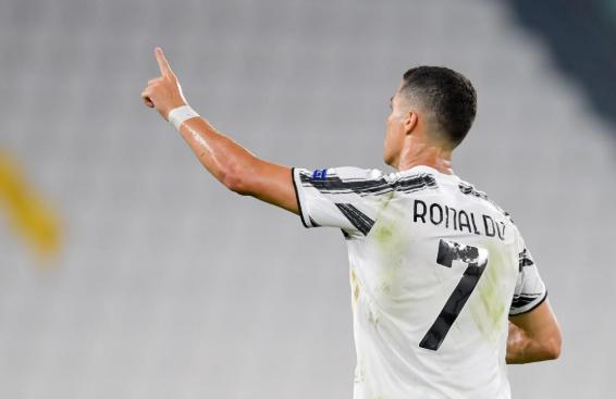 尤文萨里接任皮尔洛,c罗重新回归曼联队友反应