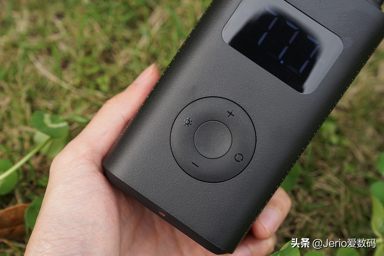 轮胎完全没气了怎么充气,米家充气宝能充几个轮胎