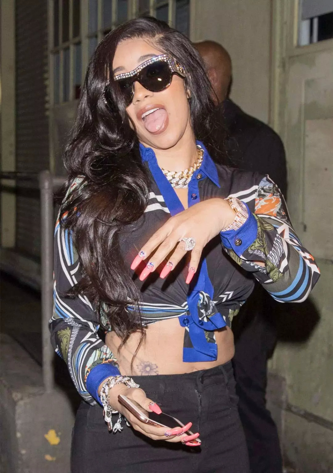 牛本山后继有人｜一个做过脱衣舞娘，唱得了Rap的小品演员CardiB