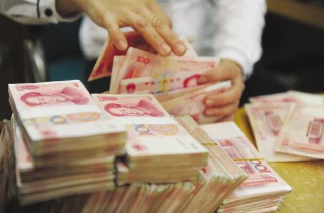 银行工作好还是军队文职好,银行工作还是金饭碗吗