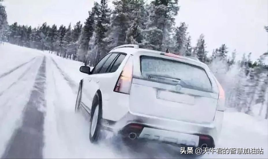 车辆打滑怎么办这几点一定要记牢,冬季驾驶时车辆打滑应该怎么处理