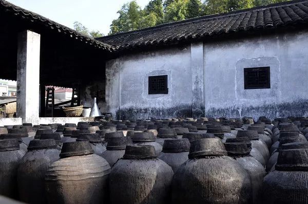 小乞丐因祸得福?从悲催童年到赤脚绅士的华丽蜕变……