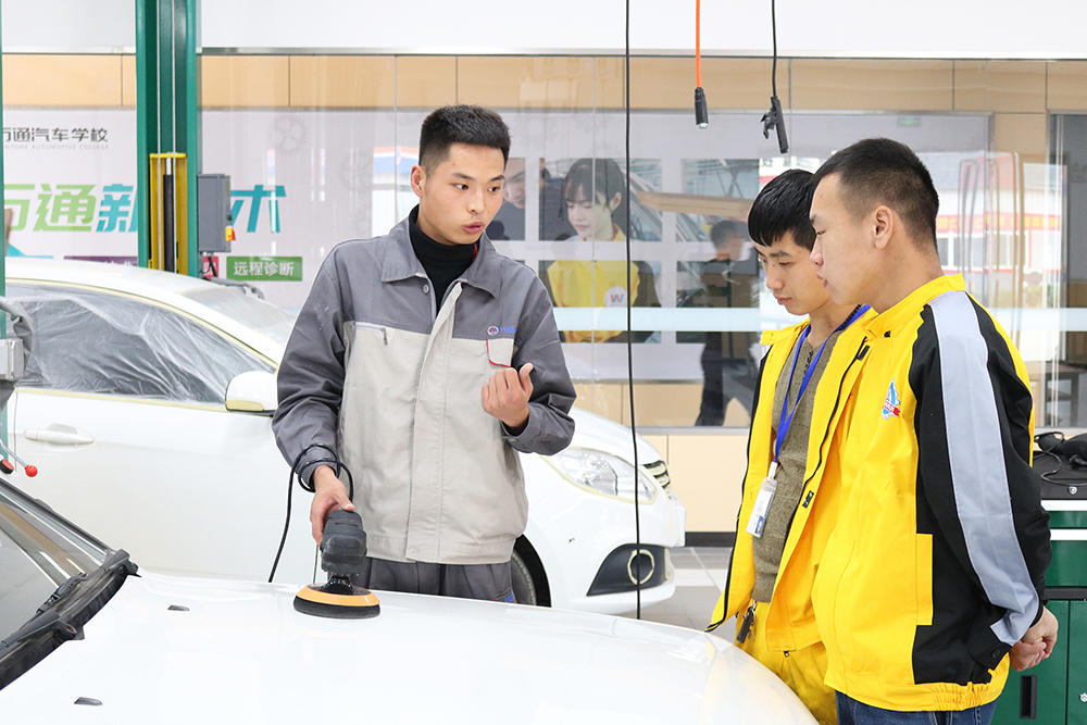 看故障码修车,汽车故障码检测仪