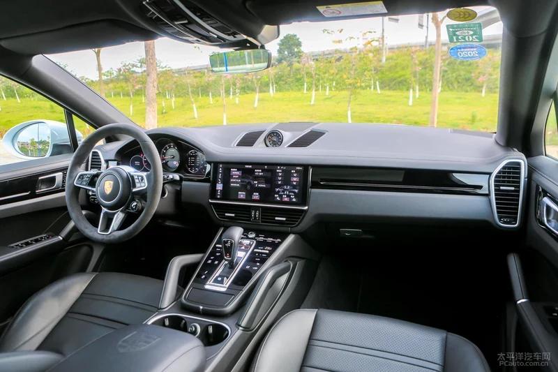 保时捷2024款卡宴coupe石英灰街拍,保时捷卡宴coupe2024款音响效果