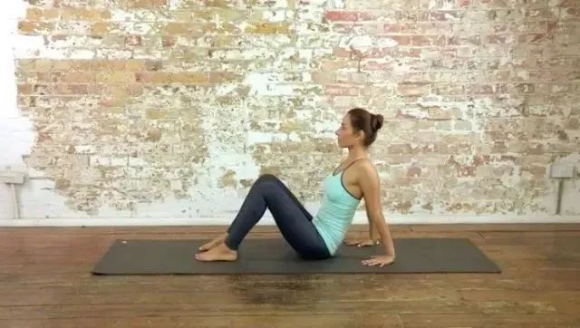 全网公认最有效美背体式,6分钟女性练背的最佳动作和顺序