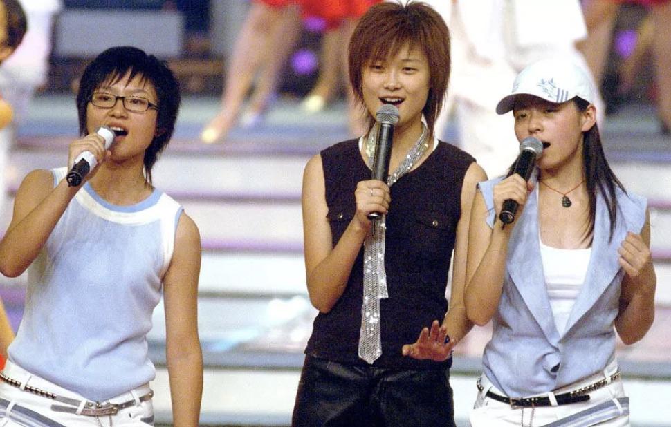 最惨超女冠军视频,06届超女尚雯婕和04届超女安又琪