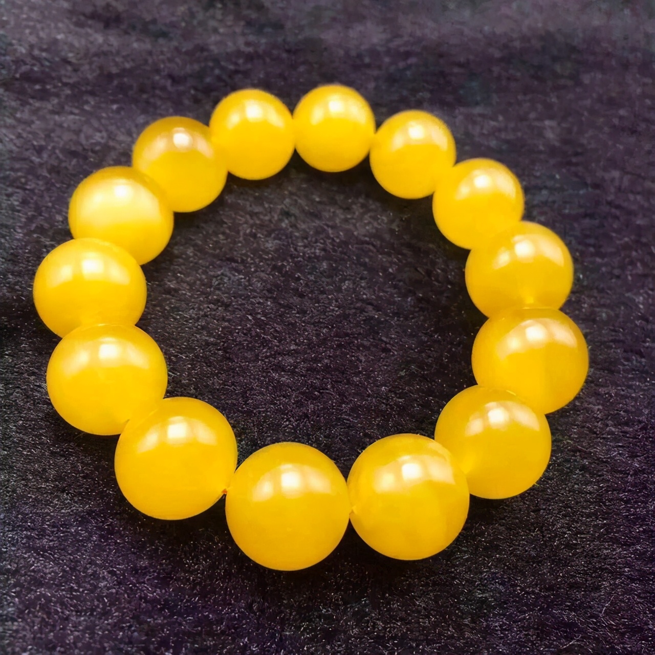 文玩蜜蜡鉴别方法,蜜蜡鉴别真假方法大揭秘