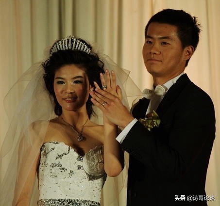 国足太太团现状,国足太太团急不可耐