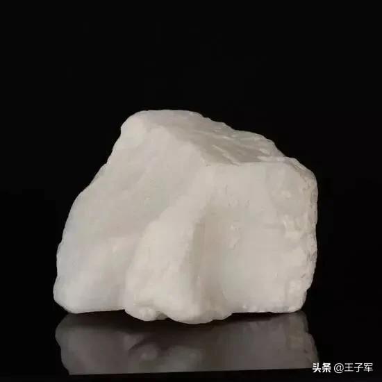 和田玉怎么区分籽料和山料,和田玉籽料和山料怎么区分