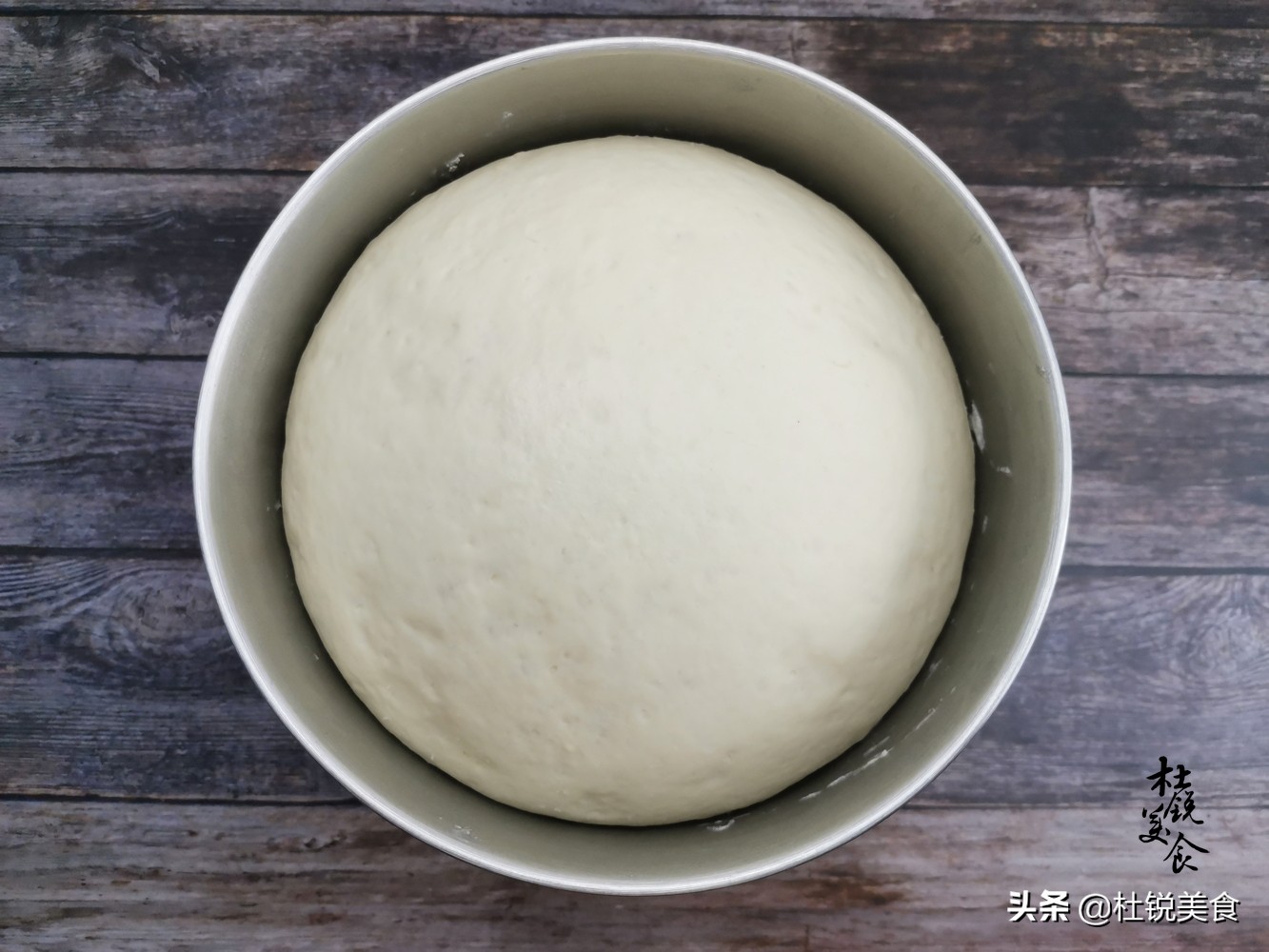 冬瓜大包子做法,冬瓜馅大包子怎么调馅不出汤