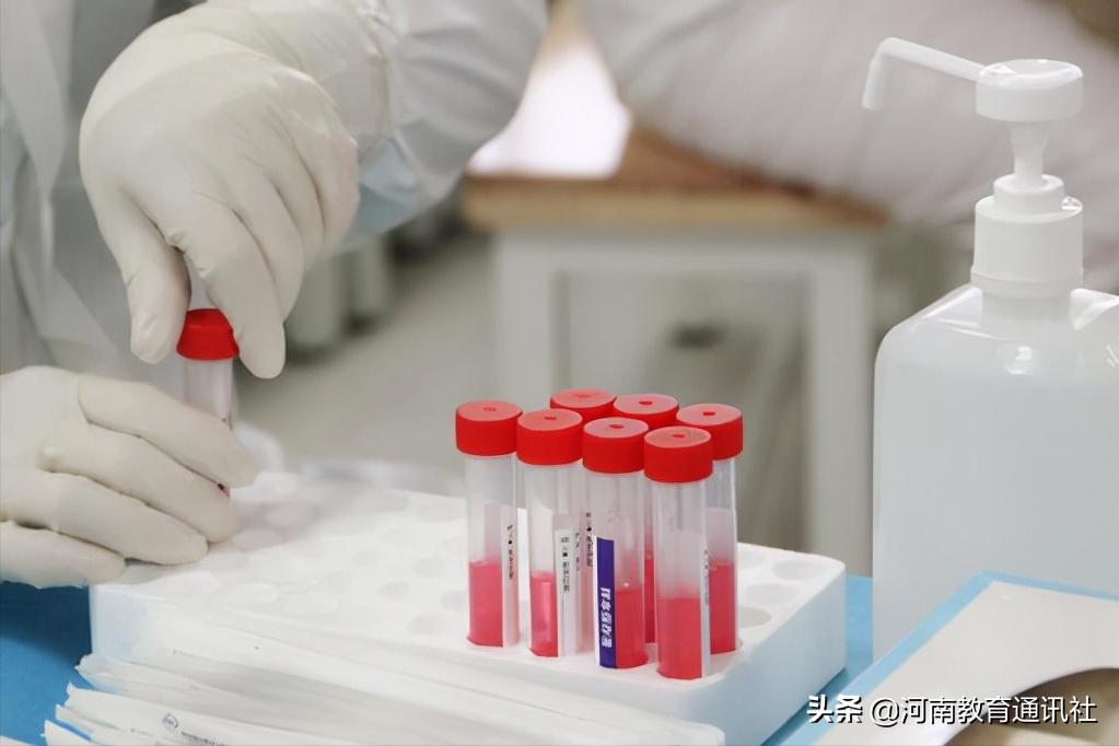 筑牢安全“防疫墙”！郑州市经济贸易学校开展新生入学全员核酸检测