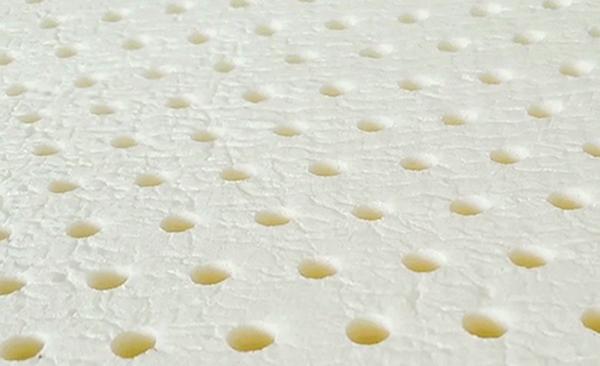 纯乳胶枕头睡上去发凉还是发热,乳胶枕头睡上去怎么感觉有点凉