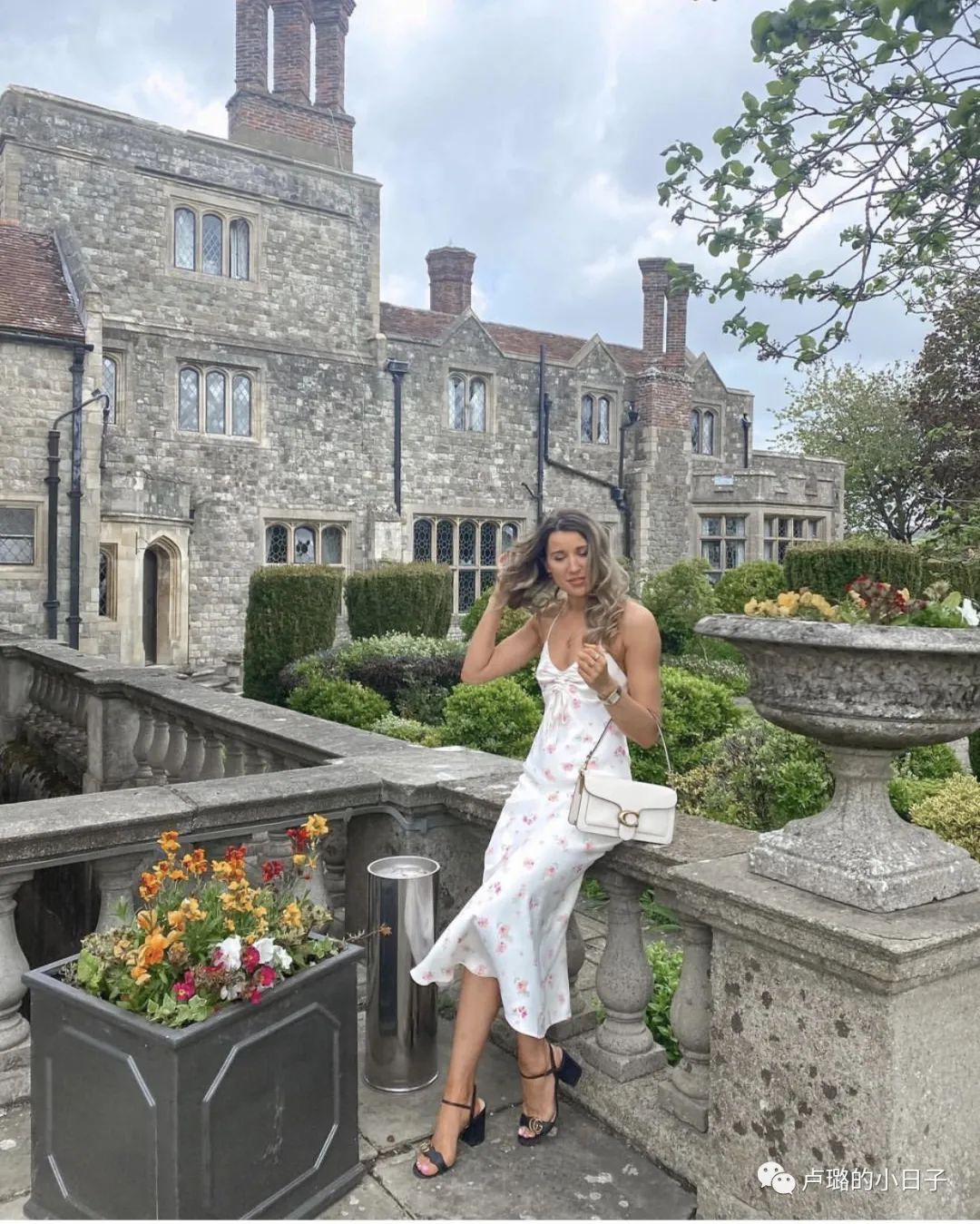 要说高级感的包，标配一定是白色包