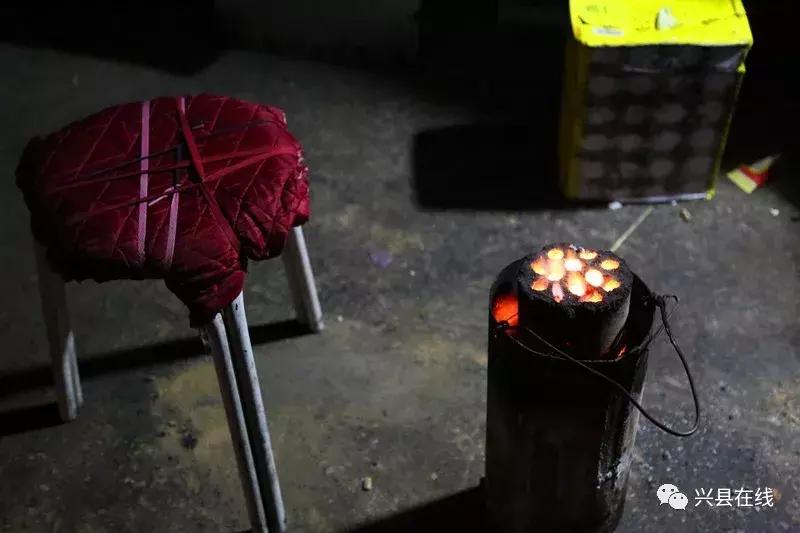 【*今条头日**】兴县街头大中午一点多拍到的一幕，辛酸，想哭！