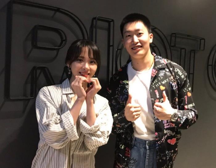 余霜谈管泽元落泪,余霜被管泽元喷