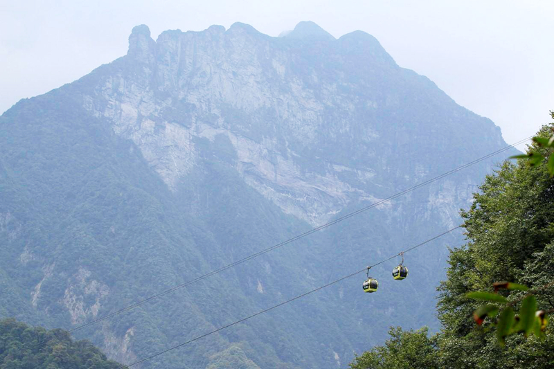 梵净山红云金顶往下看,贵州铜仁梵净山老金顶