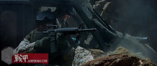 美国黑鹰战机坠落视频,黑鹰坠落最震撼视频