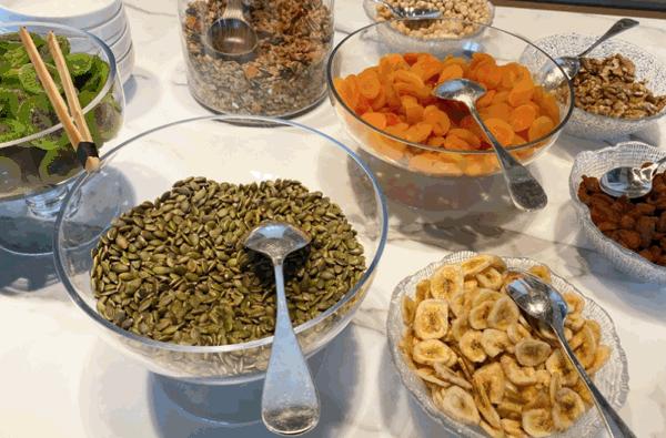 住在广州瑰丽酒店看外面风景,广州瑰丽酒店看到整个广州夜景