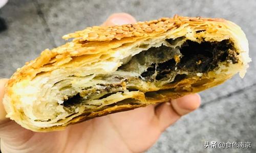 在南京和鸭沾边的都疯狂，这2家烧饼的队伍不知有多长？